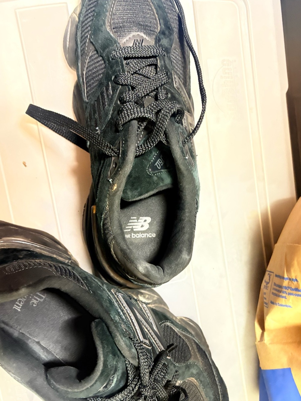 New Balance Men’s Black suede Athletic Sneakers